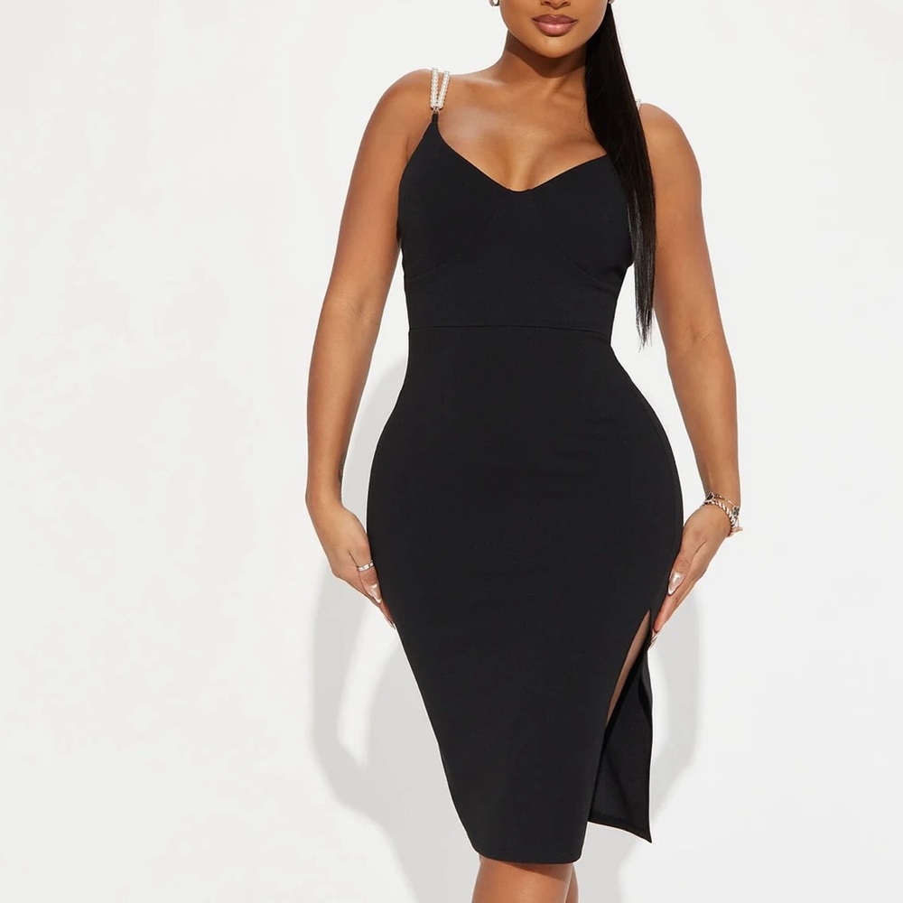 Pearl Sleeve Midi Black Dress